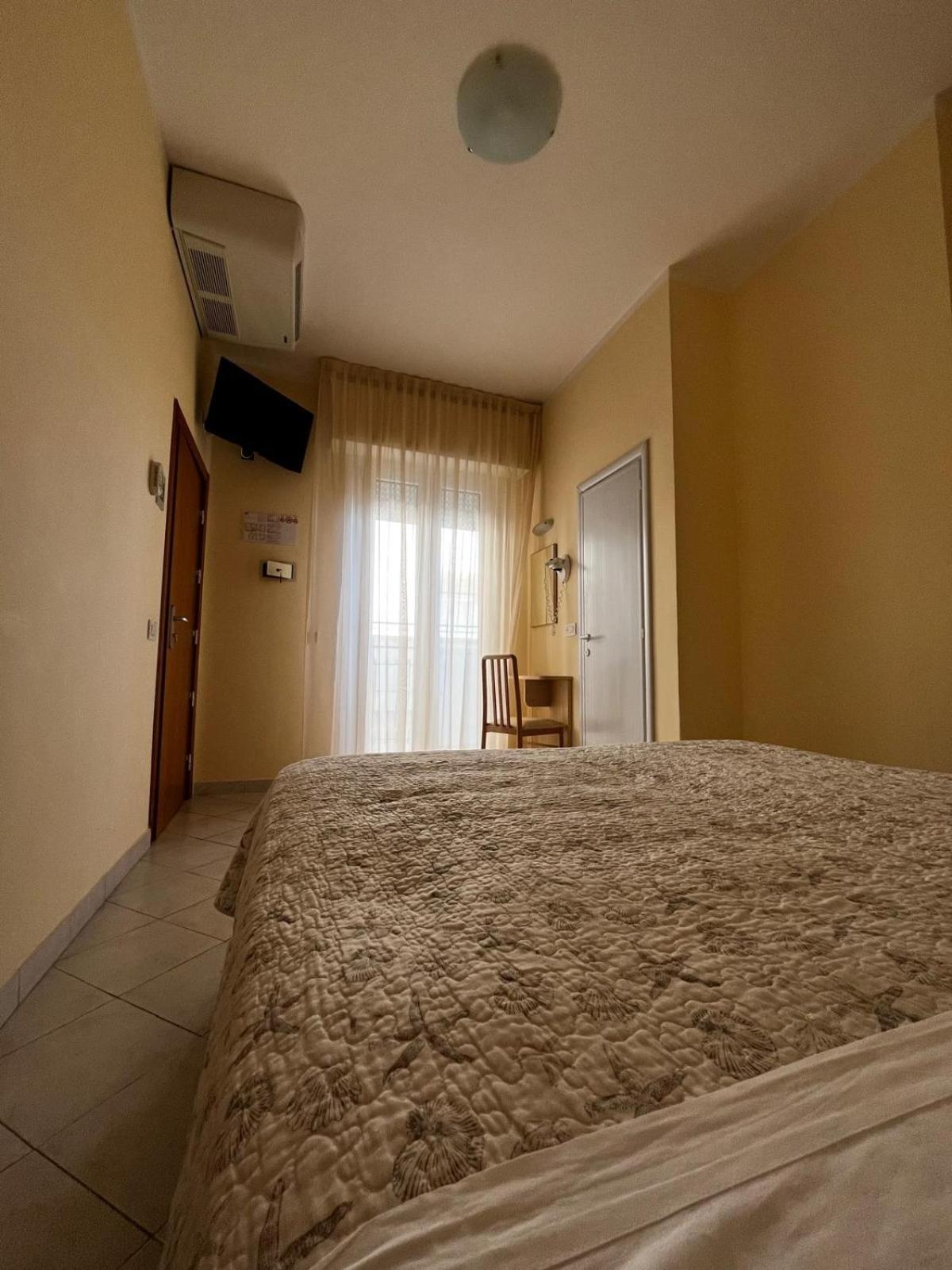 Hotel Giove Cesenatico Esterno foto