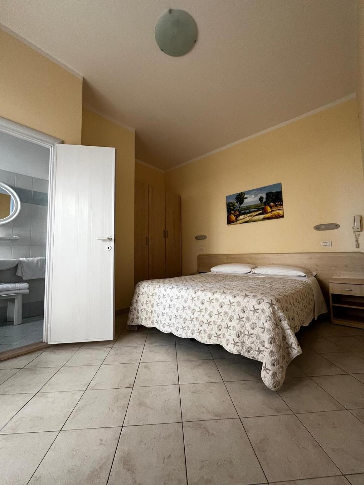 Hotel Giove Cesenatico Esterno foto