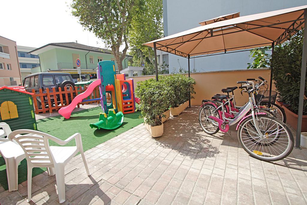 Hotel Giove Cesenatico Esterno foto