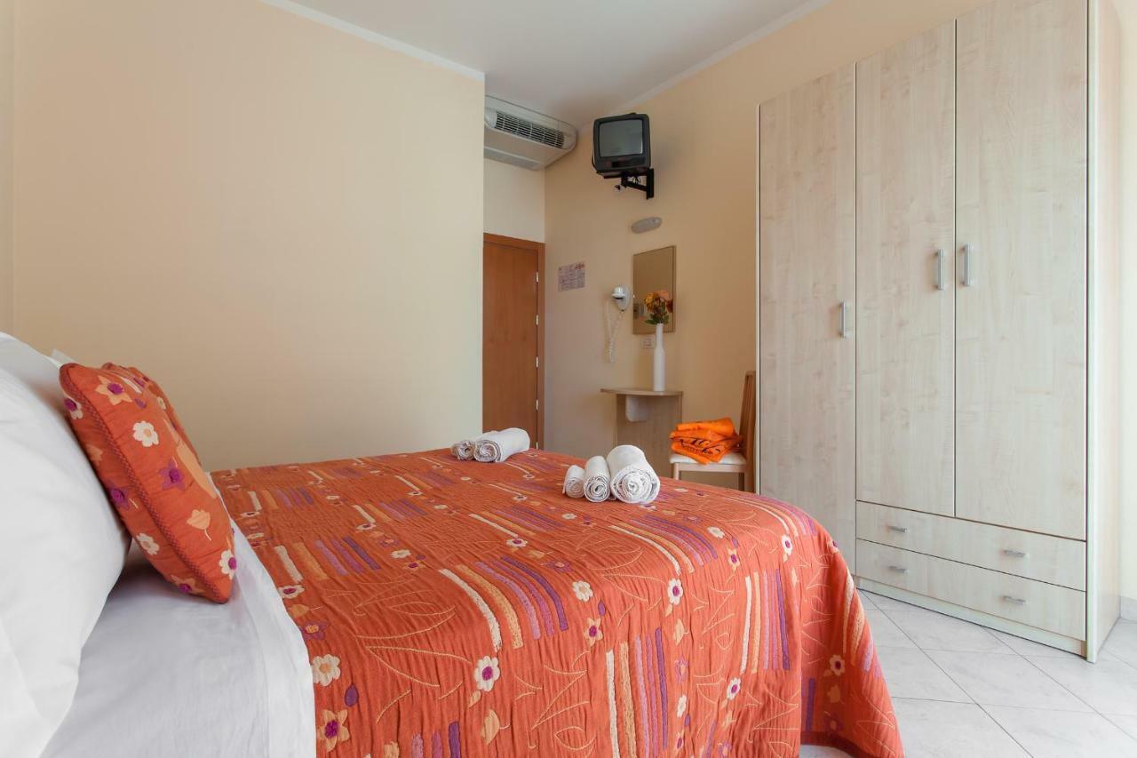 Hotel Giove Cesenatico Esterno foto